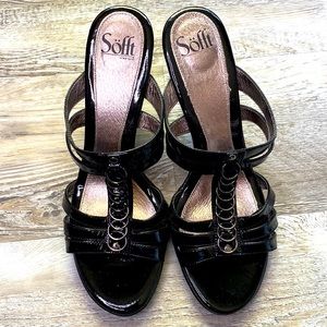 Sofft Isola Patent Leather Heels With Metal Ring Embellishments 11 Narrow